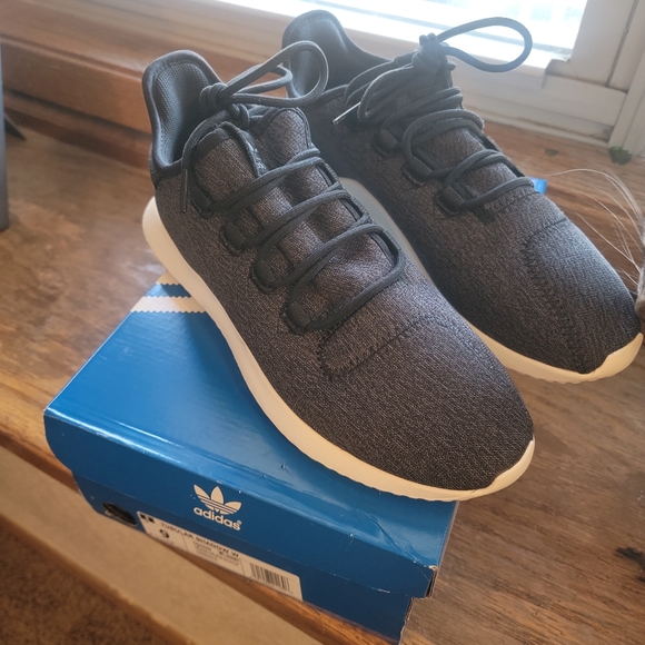 Additas shoes size 9 NWB - Picture 7 of 7